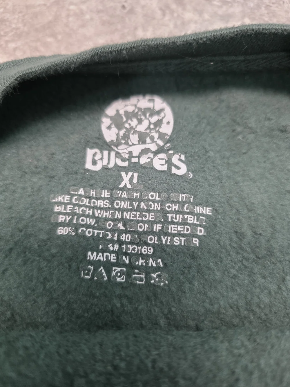 Buc-ee's Men's Dark Green Holiday Crewneck Sweatshirt Ugly Sweater